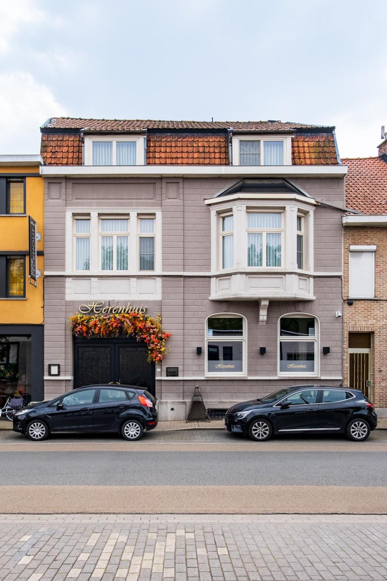 B&B Herenhuis Изегем Экстерьер фото